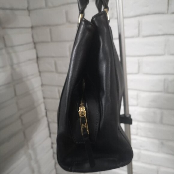 Naturalizer Faux Leather Black Pebble Finish Magnetic Closure Handbag - Picture 6 of 13